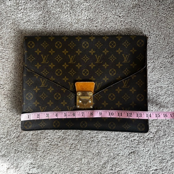 Authentic Louis Vuitton portfolio clutch - Picture 11 of 11